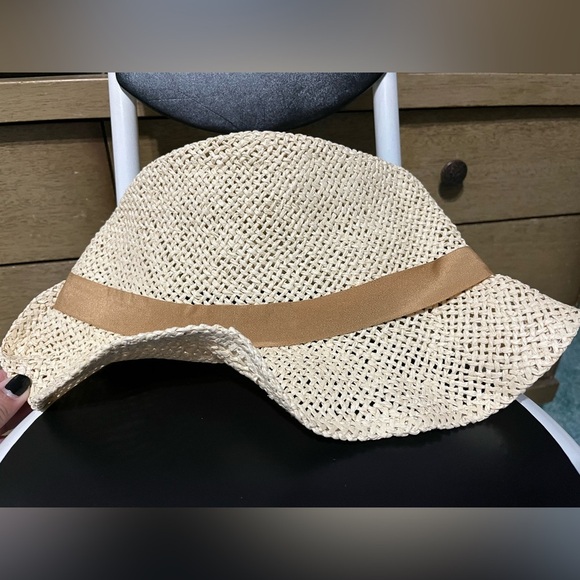 Beach straw hat - Picture 2 of 3